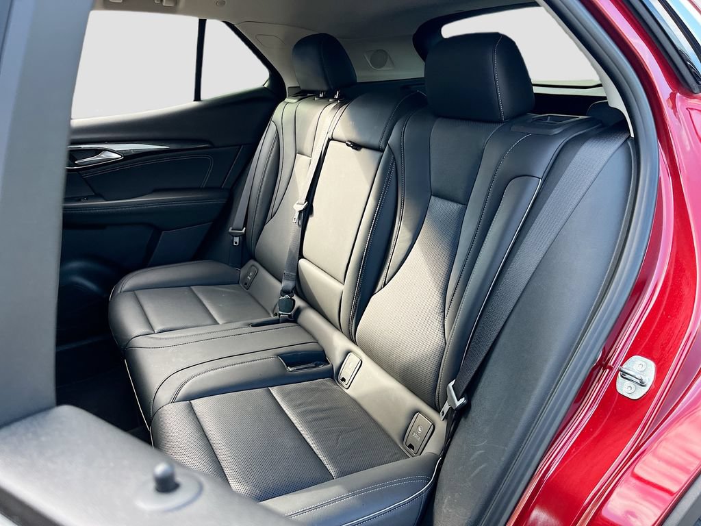 Used 2023 Buick Envision Essence FWD image 24