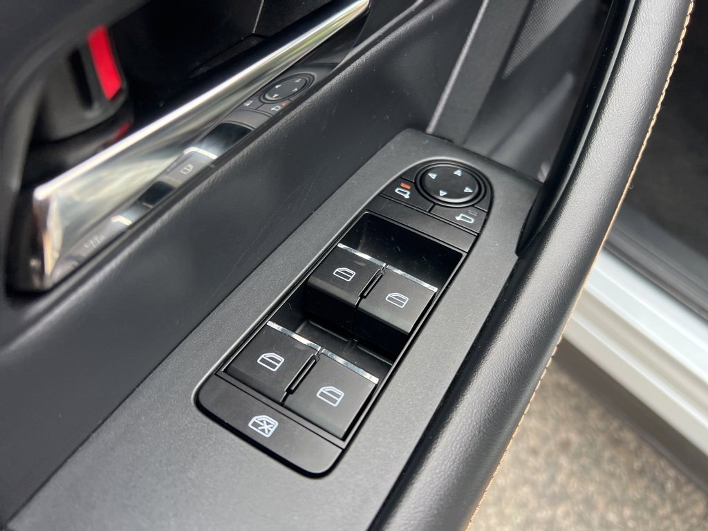 Used 2024 MAZDA CX-90 Plug-In Hybrid w/ Premium Pkg image 12