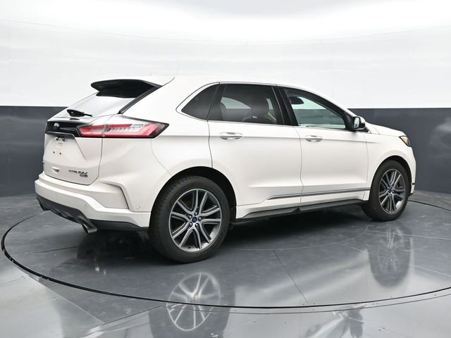 Used 2019 Ford Edge Titanium w/ Equipment Group 301A AWD/4WD image 2