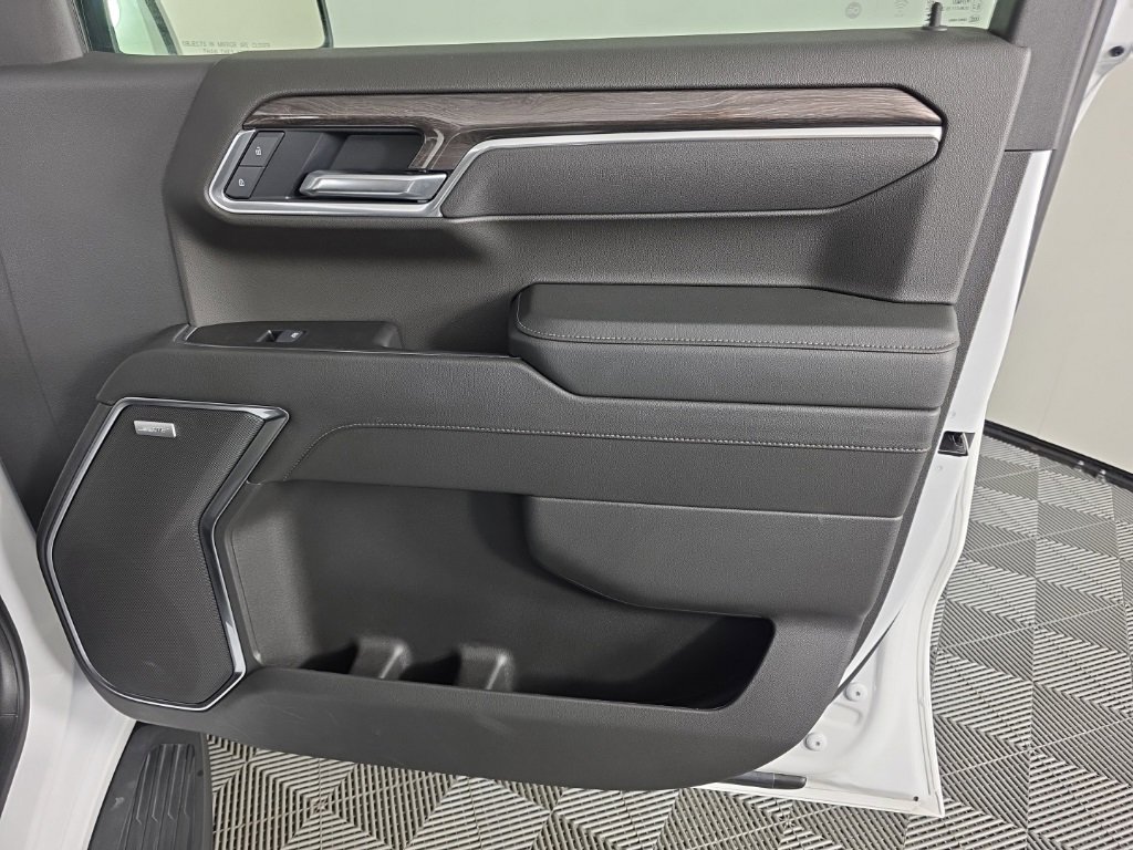Used 2025 Chevrolet Silverado 1500 LTZ w/ LTZ Convenience Package II image 41