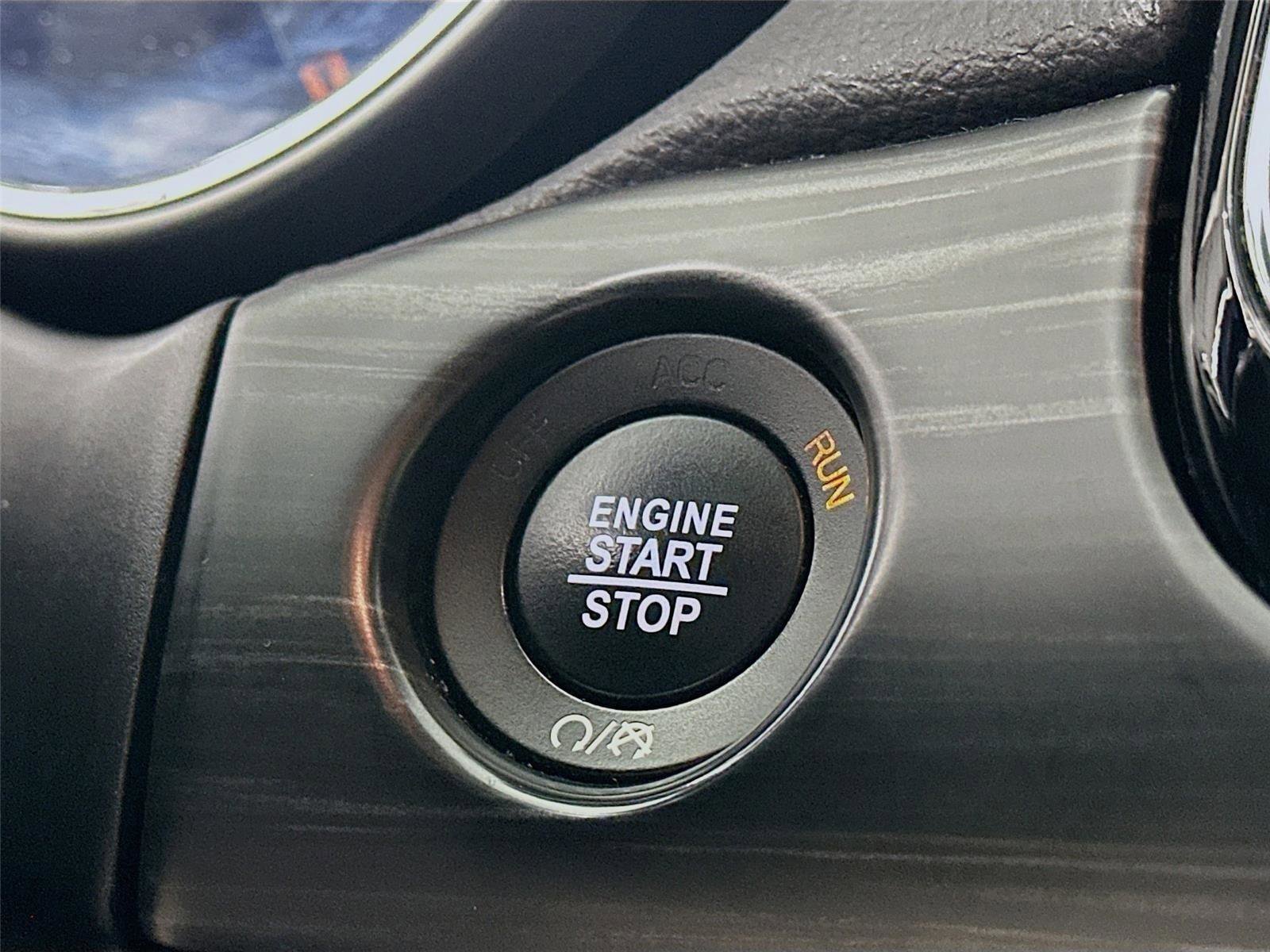 Used 2020 Jeep Grand Cherokee Altitude image 16