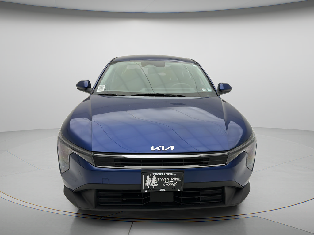 Used 2025 Kia K4 LXS FWD image 2