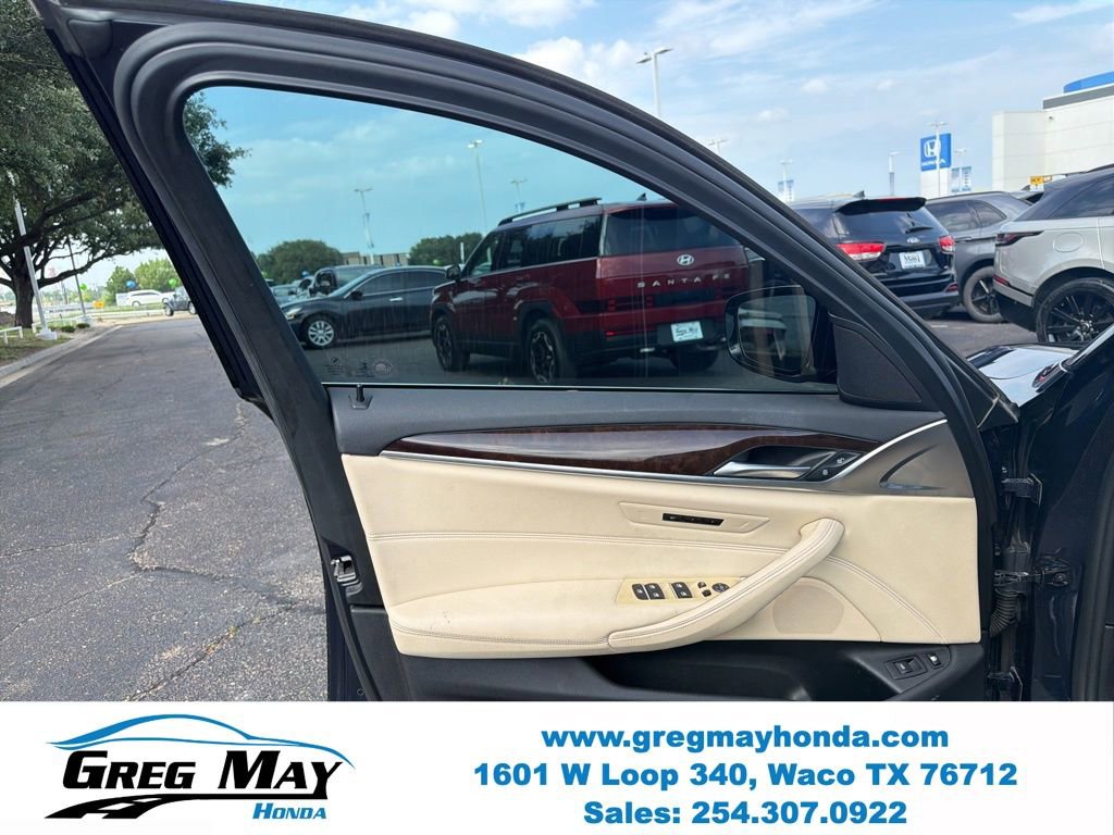 Used 2019 BMW 530e w/ Convenience Package RWD image 9