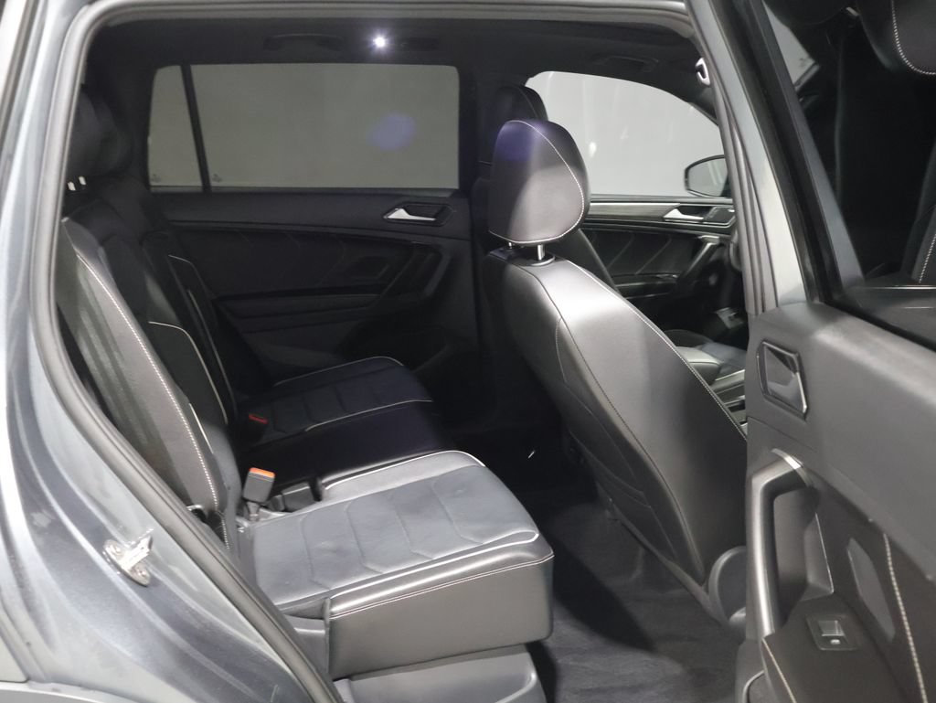 Used 2024 Volkswagen Tiguan SEL R-Line AWD/4WD image 18