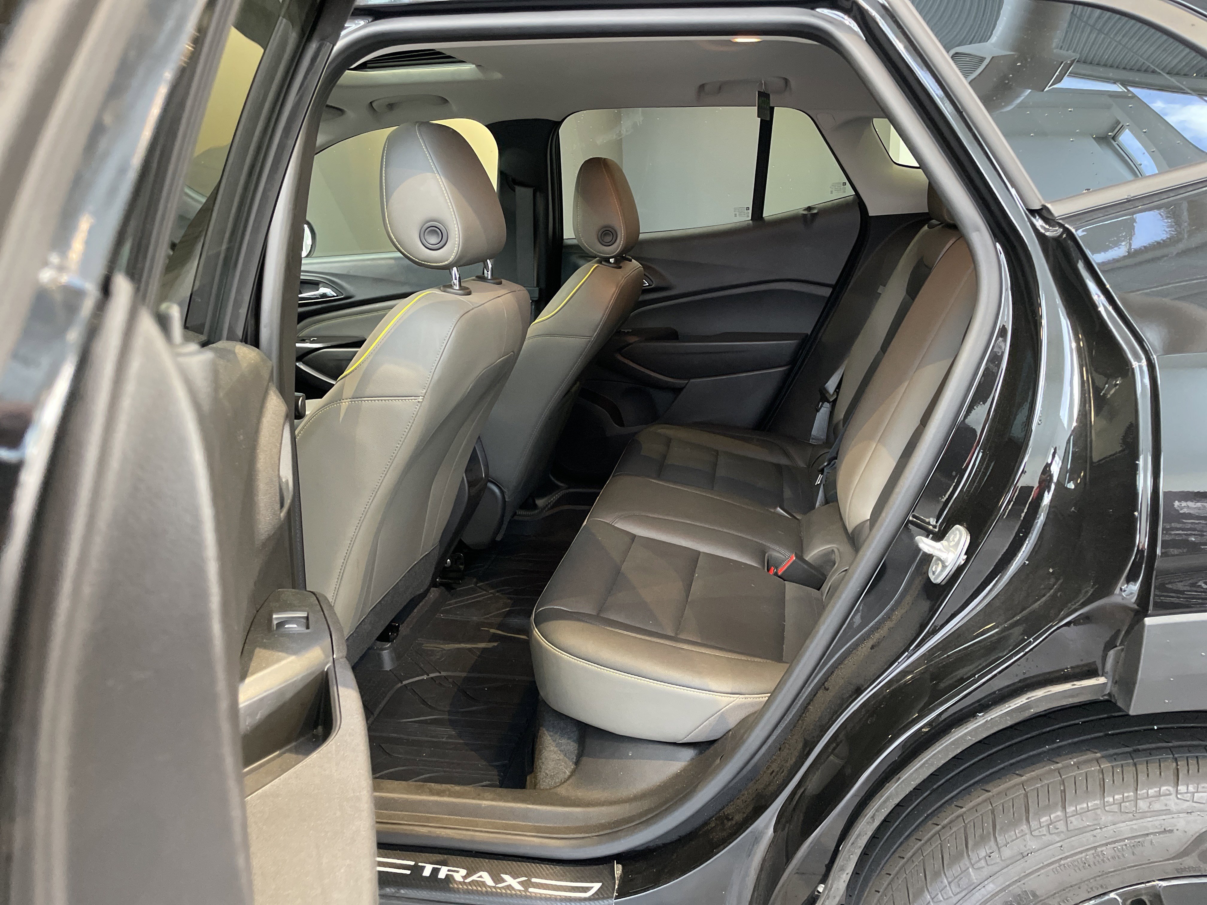 Used 2025 Chevrolet Trax ACTIV w/ Sunroof Package FWD image 33