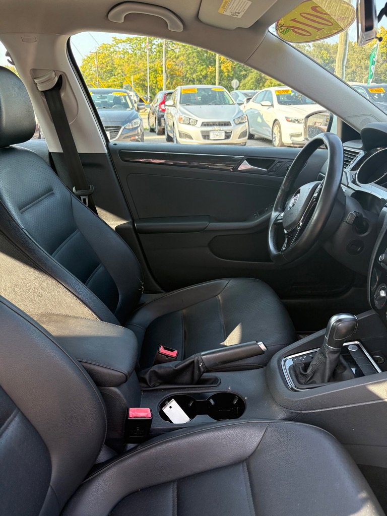 Used 2016 Volkswagen Jetta SEL w/ Lighting Package image 13