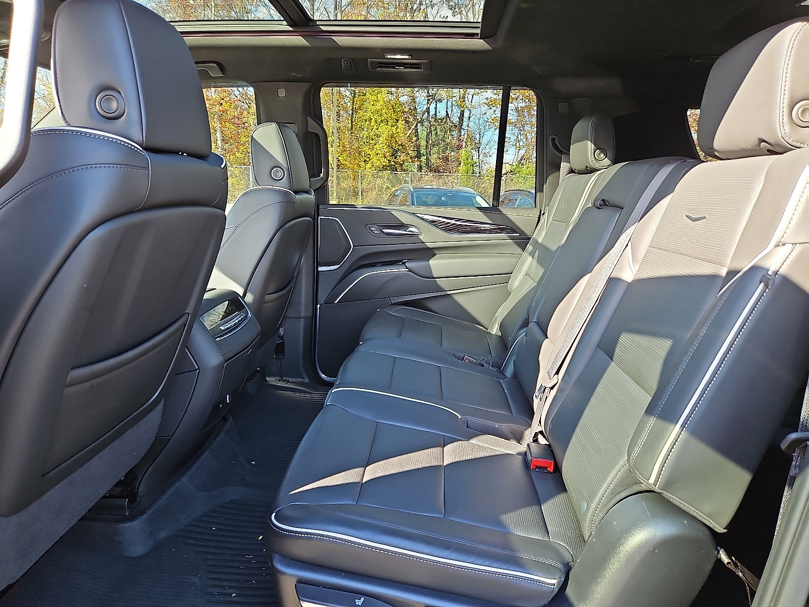 Certified 2022 Cadillac Escalade ESV Sport image 10