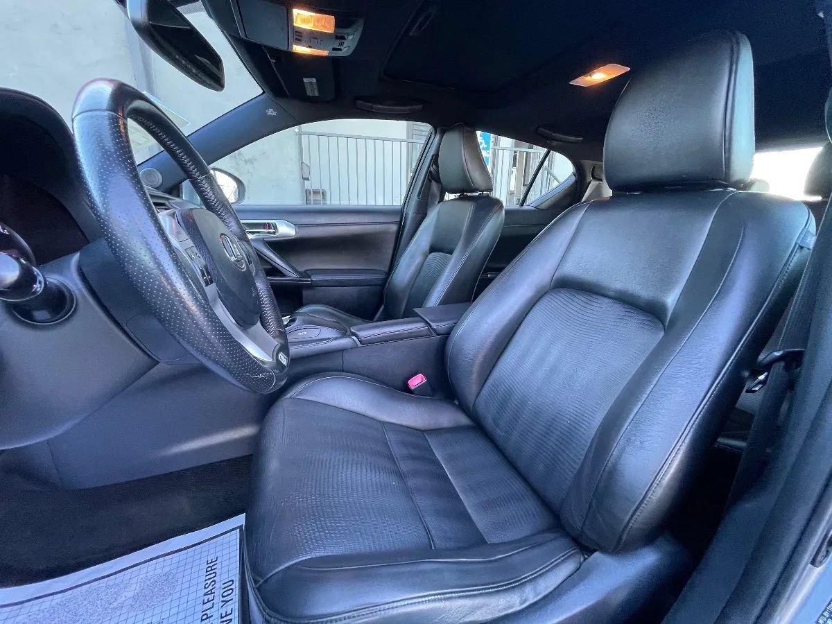 Used 2013 Lexus CT 200h w/ F Sport Pkg w/Nuluxe Trim FWD image 10