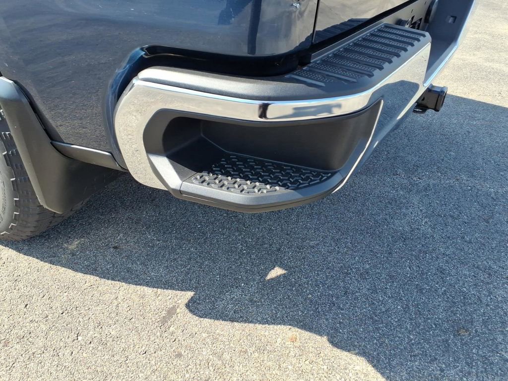 Used 2022 Chevrolet Silverado 1500 LT image 11