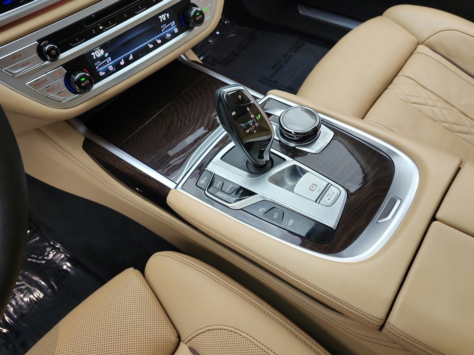 Used 2020 BMW 750i xDrive w/ Executive Package AWD/4WD image 11