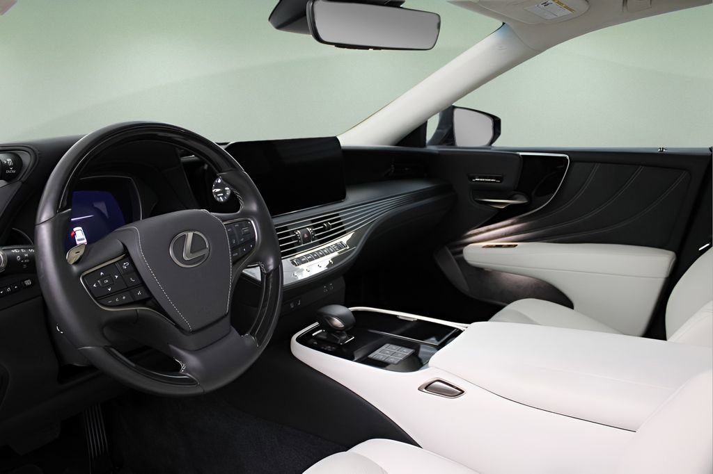 Used 2023 Lexus LS 500 w/ Interior Upgrade Package image 10