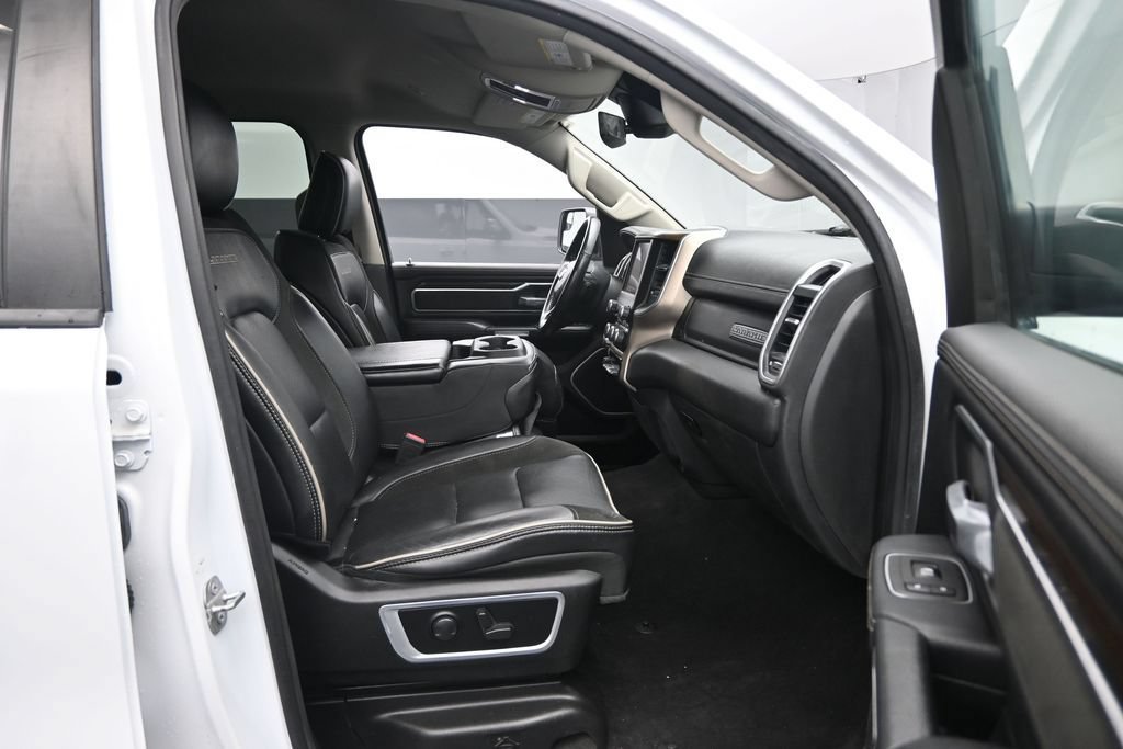 Used 2022 RAM 1500 Laramie AWD/4WD image 29