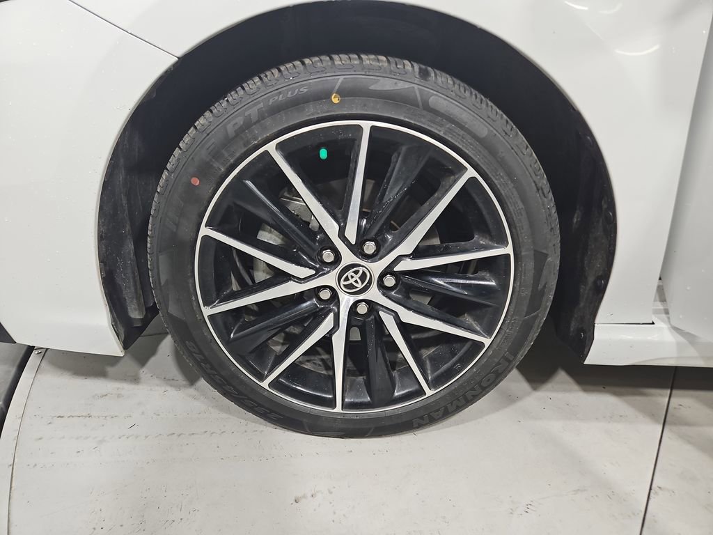 Used 2023 Toyota Camry SE w/ Cold Weather Package image 28