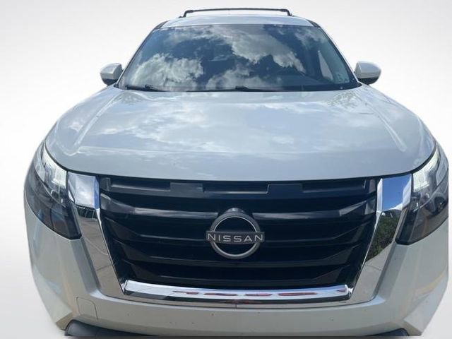 Used 2023 Nissan Pathfinder SV image 9