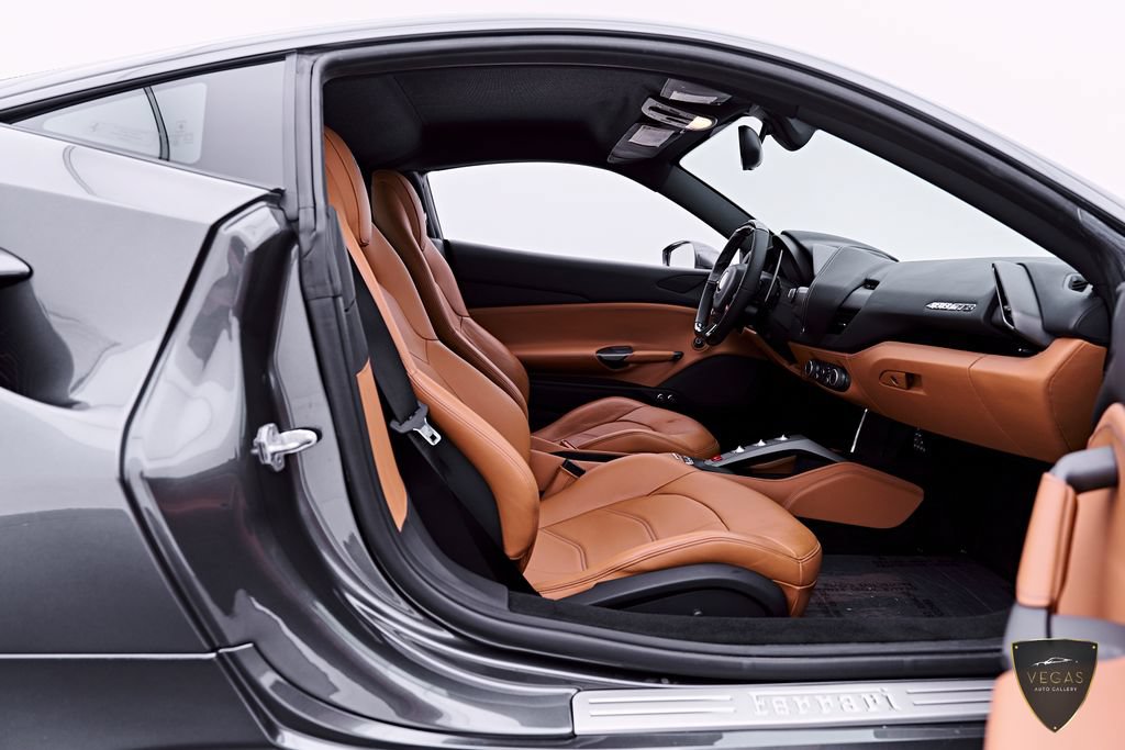 Used 2018 Ferrari 488 GTB RWD image 41