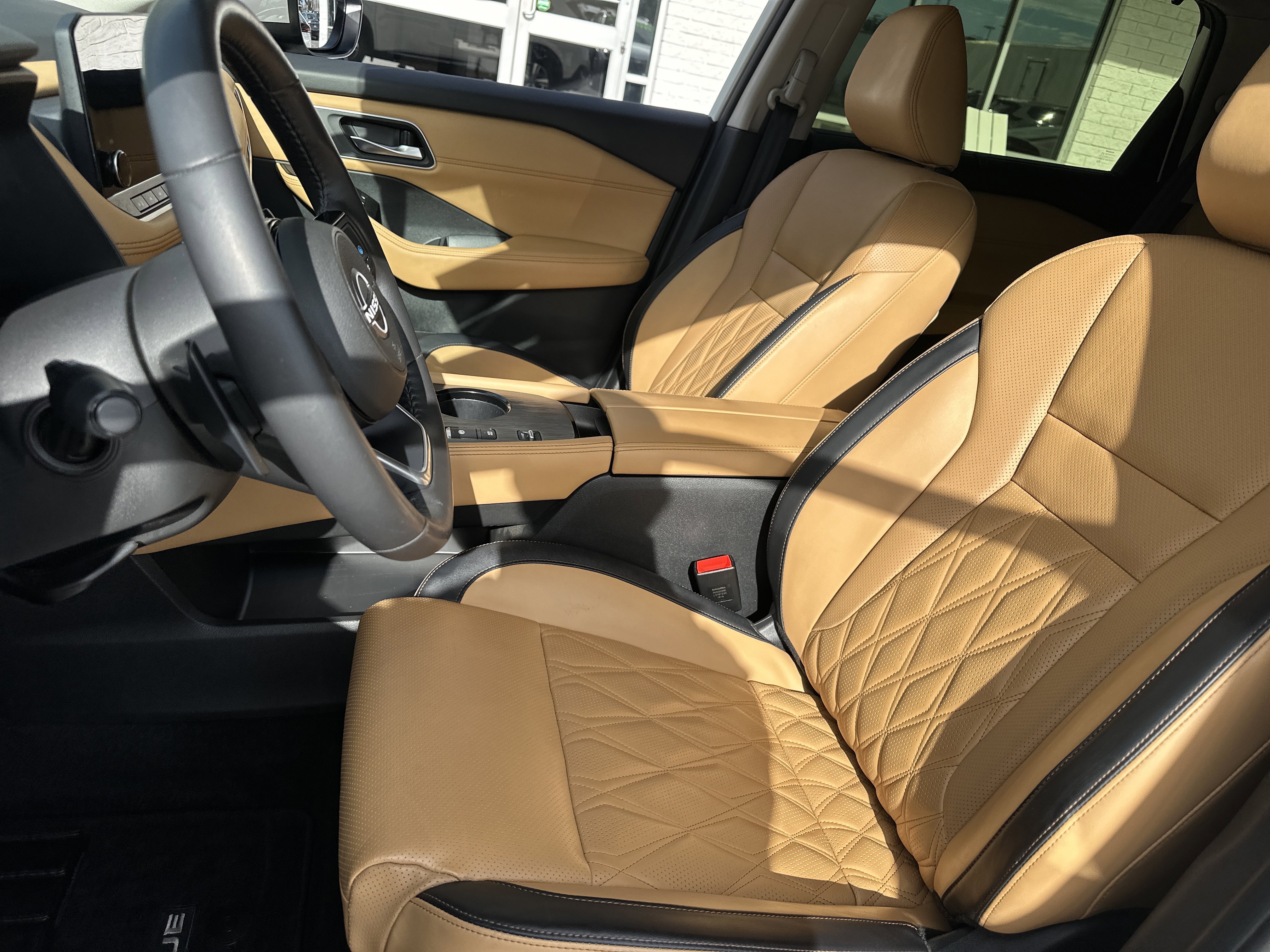 Used 2023 Nissan Rogue Platinum w/ Platinum Premium Package image 10