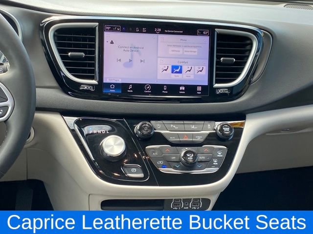 Used 2024 Chrysler Pacifica Touring-L image 10