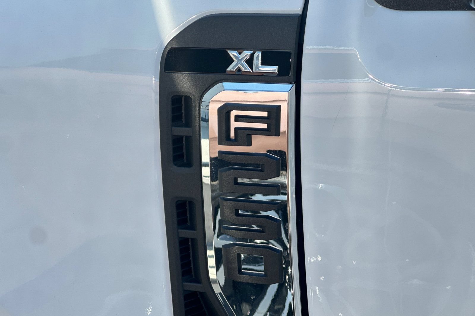 New 2026 Ford F250 XL w/ XL Chrome Package AWD/4WD image 24