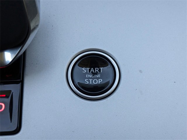 New 2025 Land Rover Range Rover SE image 22