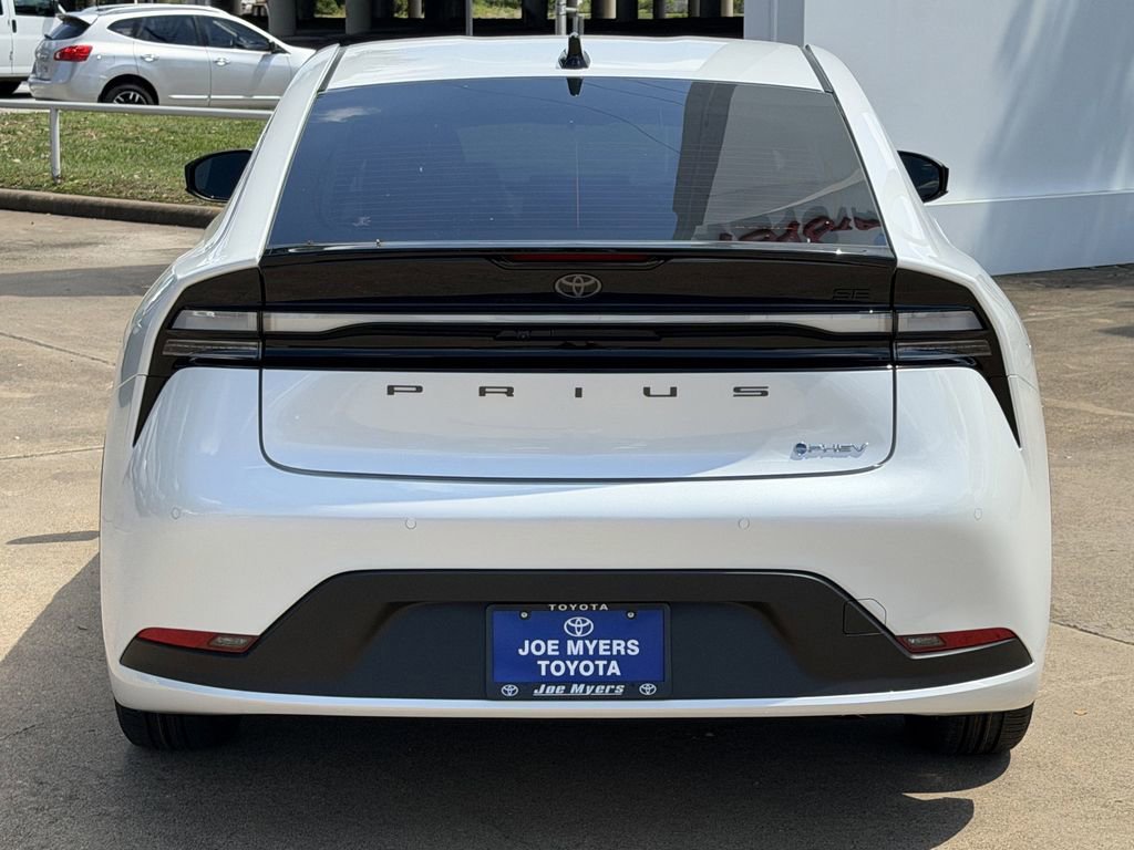 New 2026 Toyota Prius Plug-In Hybrid FWD image 8