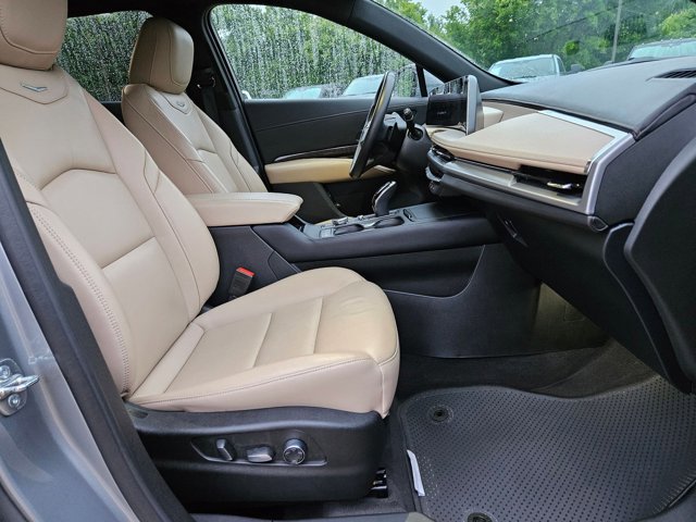 Used 2025 Cadillac XT4 Premium Luxury FWD image 20