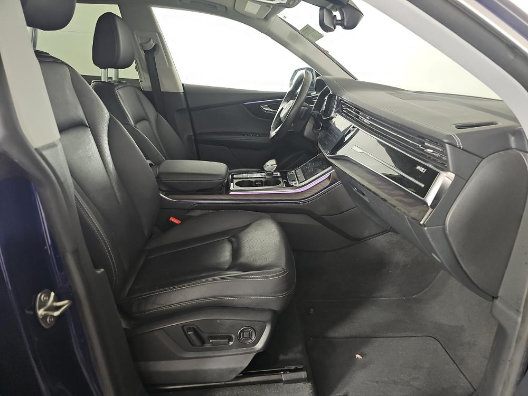 Used 2023 Audi Q8 Premium Plus w/ Premium Plus Package AWD/4WD image 8