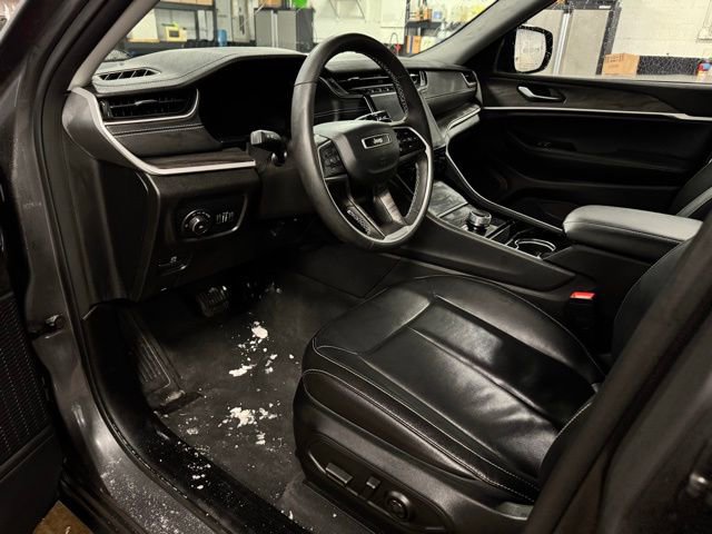Used 2023 Jeep Grand Cherokee L Limited image 18