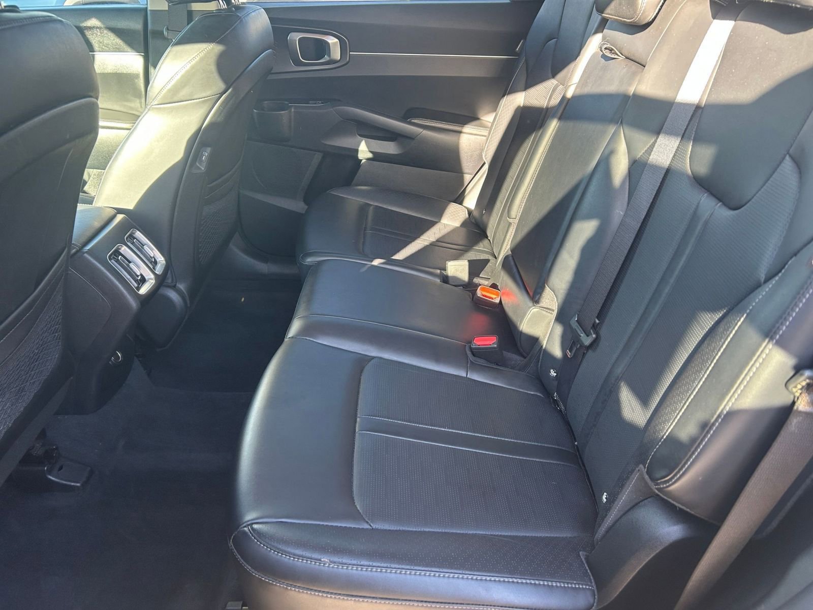 Used 2024 Kia Sorento S image 27