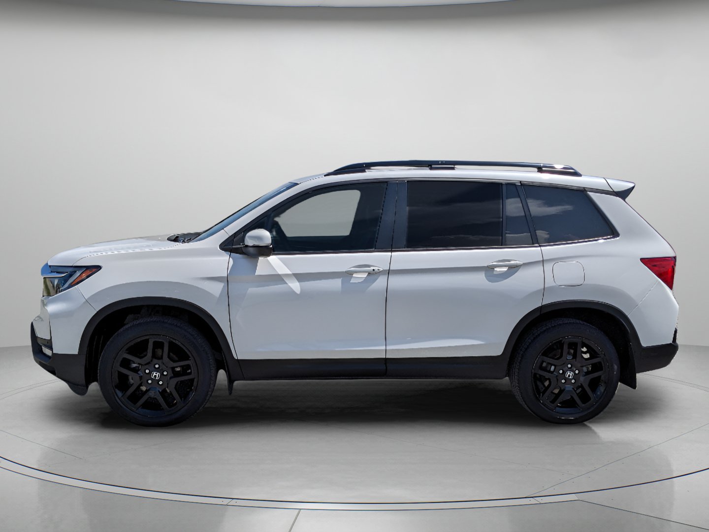 Used 2025 Honda Passport EX-L image 5
