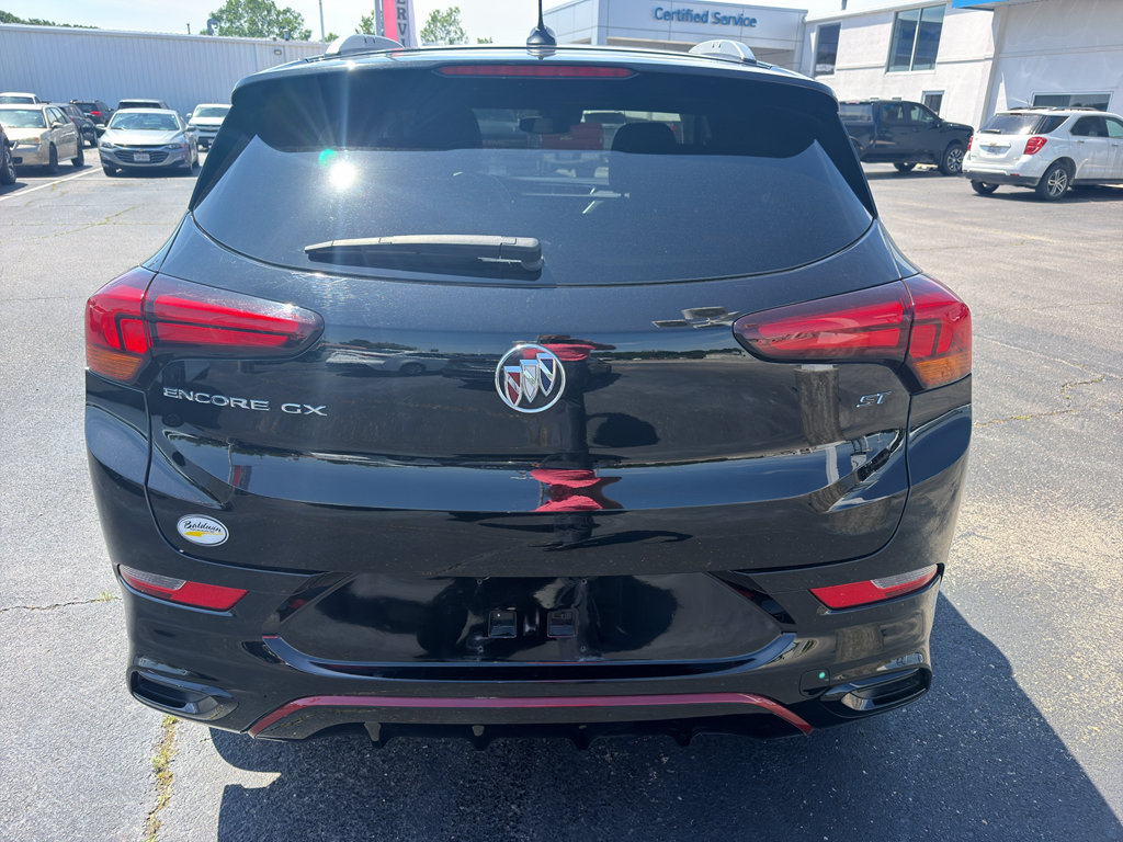 Used 2022 Buick Encore GX Select w/ Sport Touring Package FWD image 4