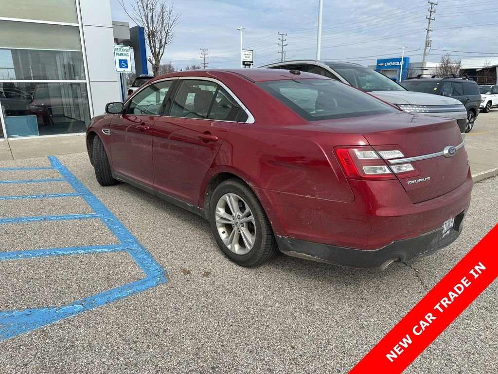 Used 2016 Ford Taurus SEL image 3