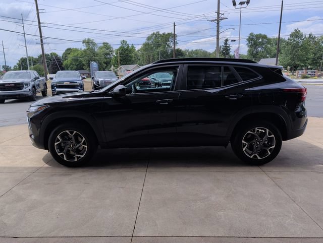 Used 2024 Chevrolet Trax LT w/ Driver Confidence Package FWD image 5