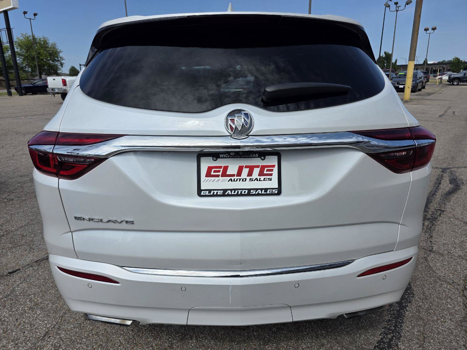 Used 2020 Buick Enclave Avenir w/ Avenir Technology Package FWD image 6