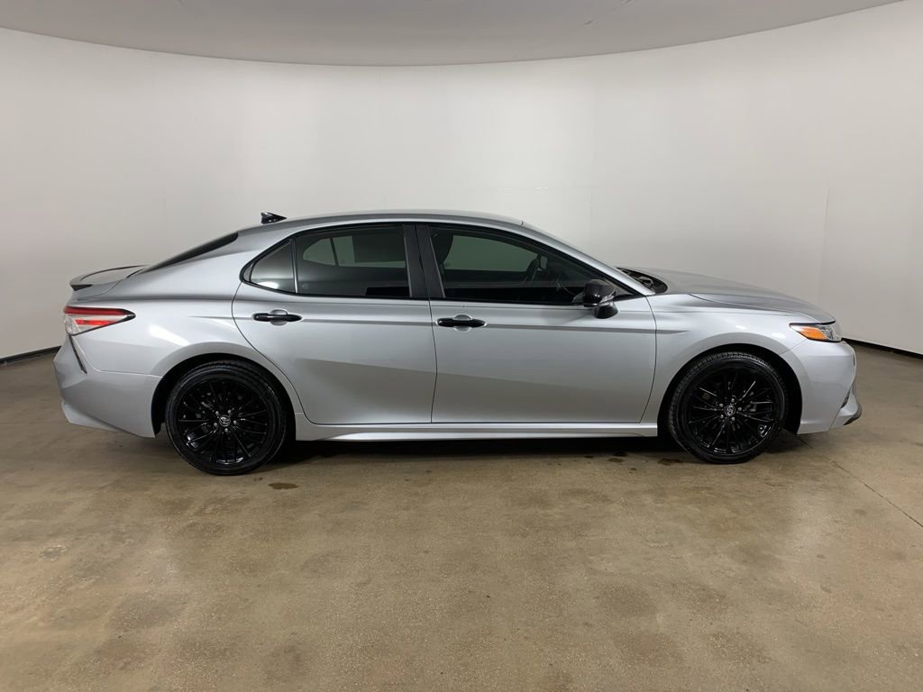 Used 2020 Toyota Camry SE image 7