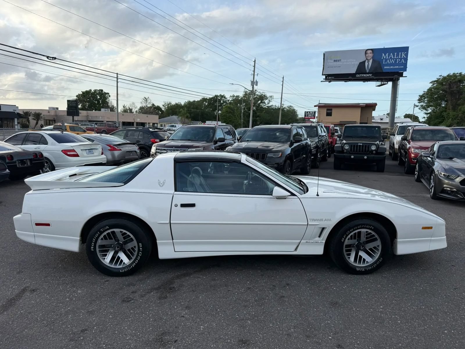 Used 1990 Pontiac Firebird Trans Am RWD image 4