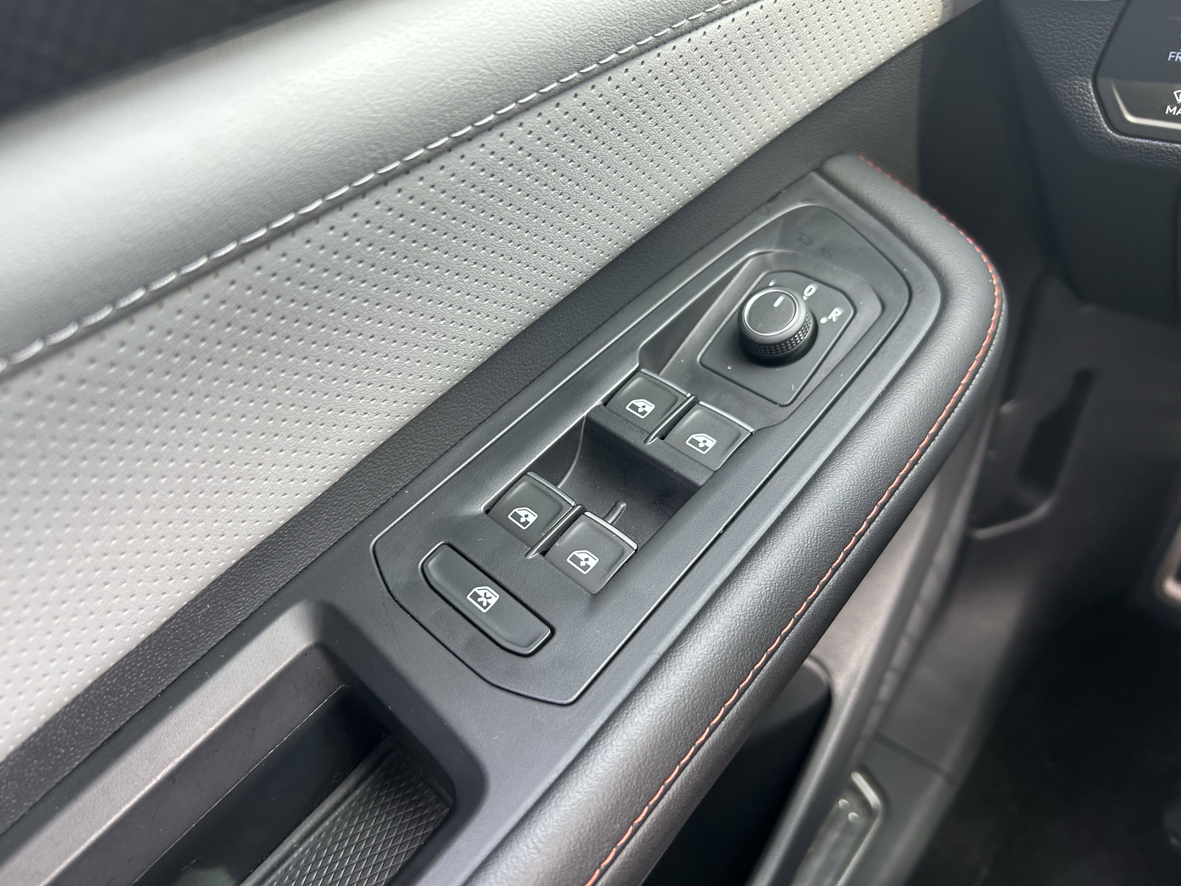 Certified 2025 Volkswagen Atlas Peak Edition SE AWD/4WD image 20