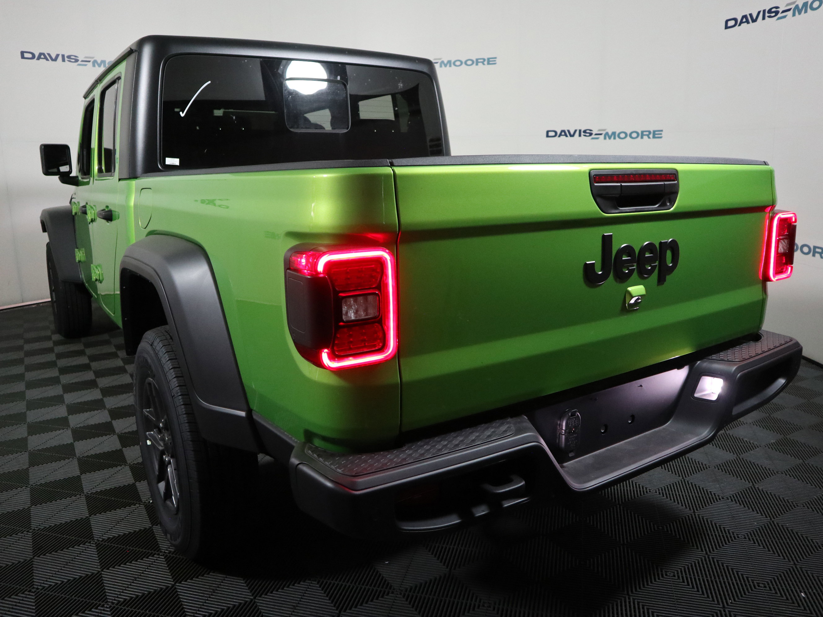 New 2026 Jeep Gladiator Sport AWD/4WD image 8