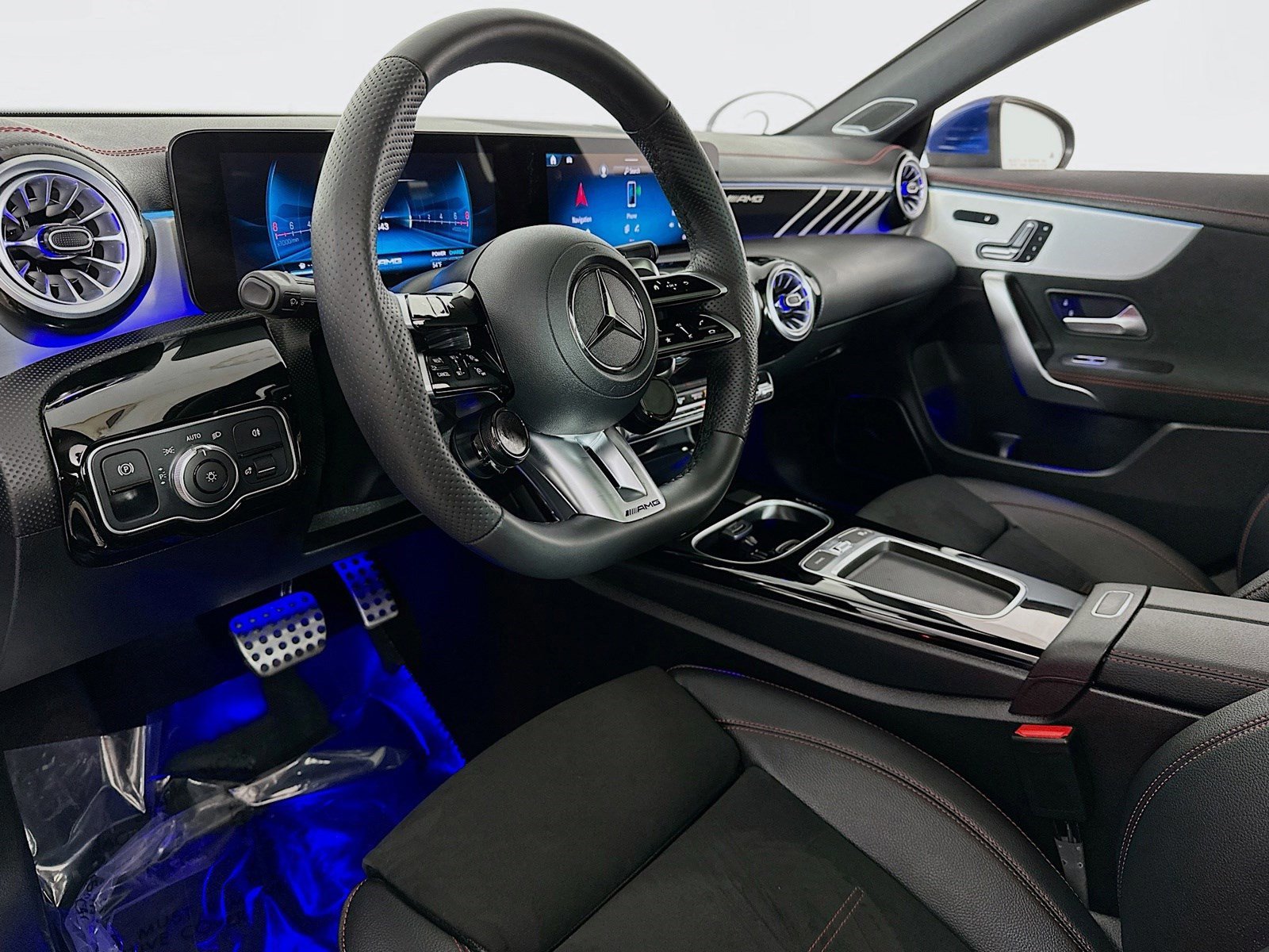 Used 2024 Mercedes-Benz CLA 35 AMG CLA 35 AMG Exclusive 4MATIC image 7