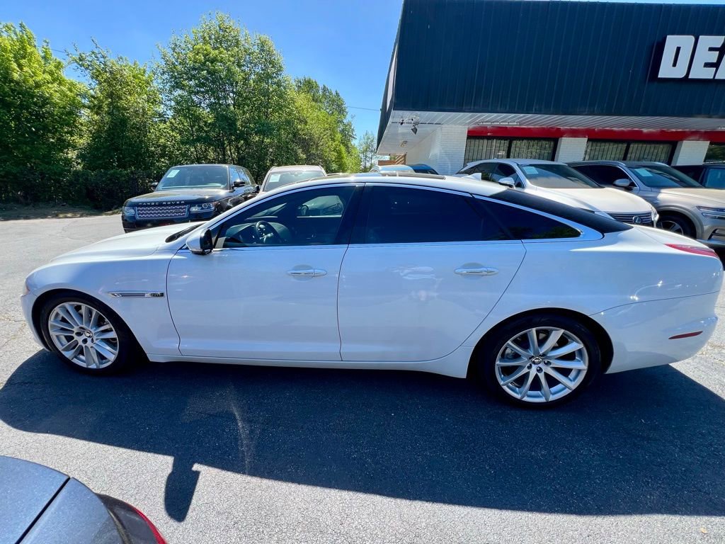 Used 2013 Jaguar XJ AWD image 13
