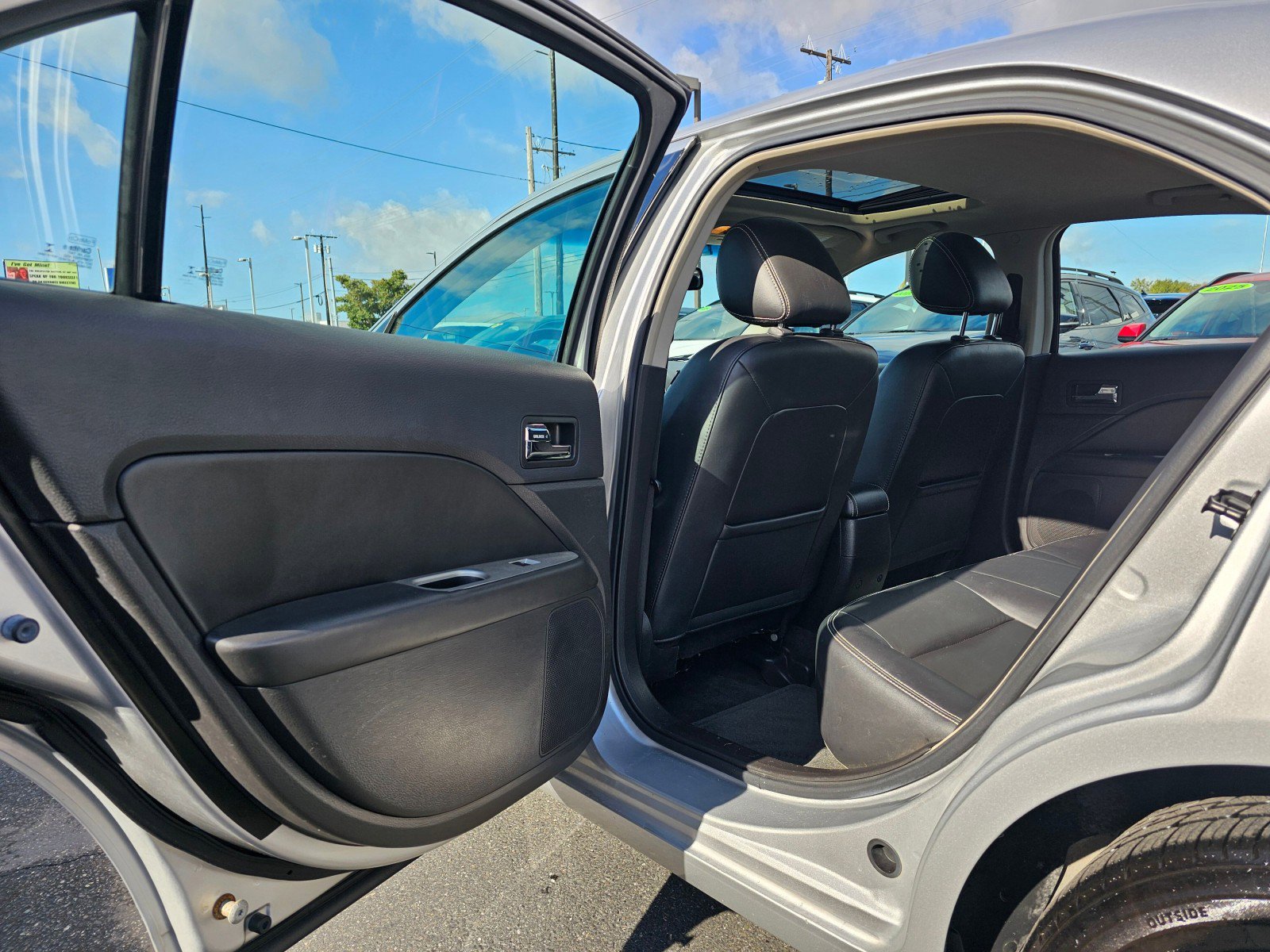 Used 2012 Ford Fusion SEL image 19