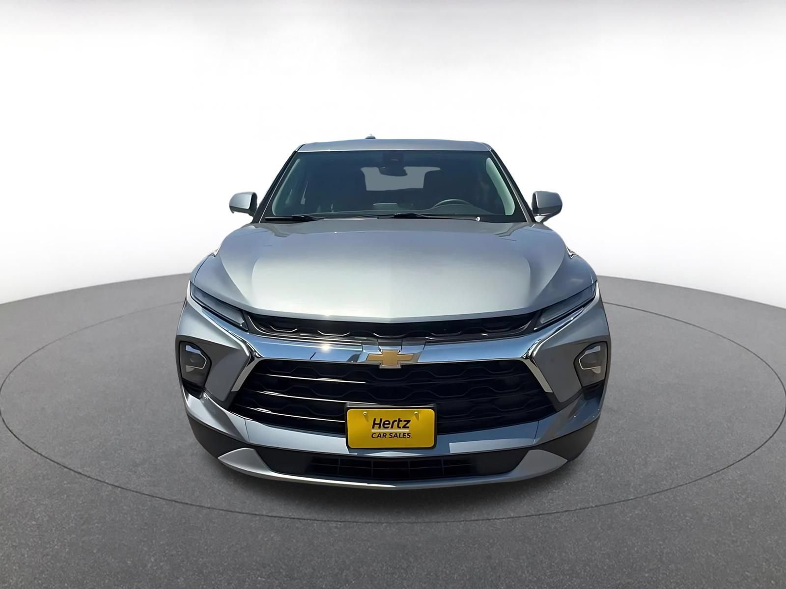 Used 2025 Chevrolet Blazer LT FWD image 4