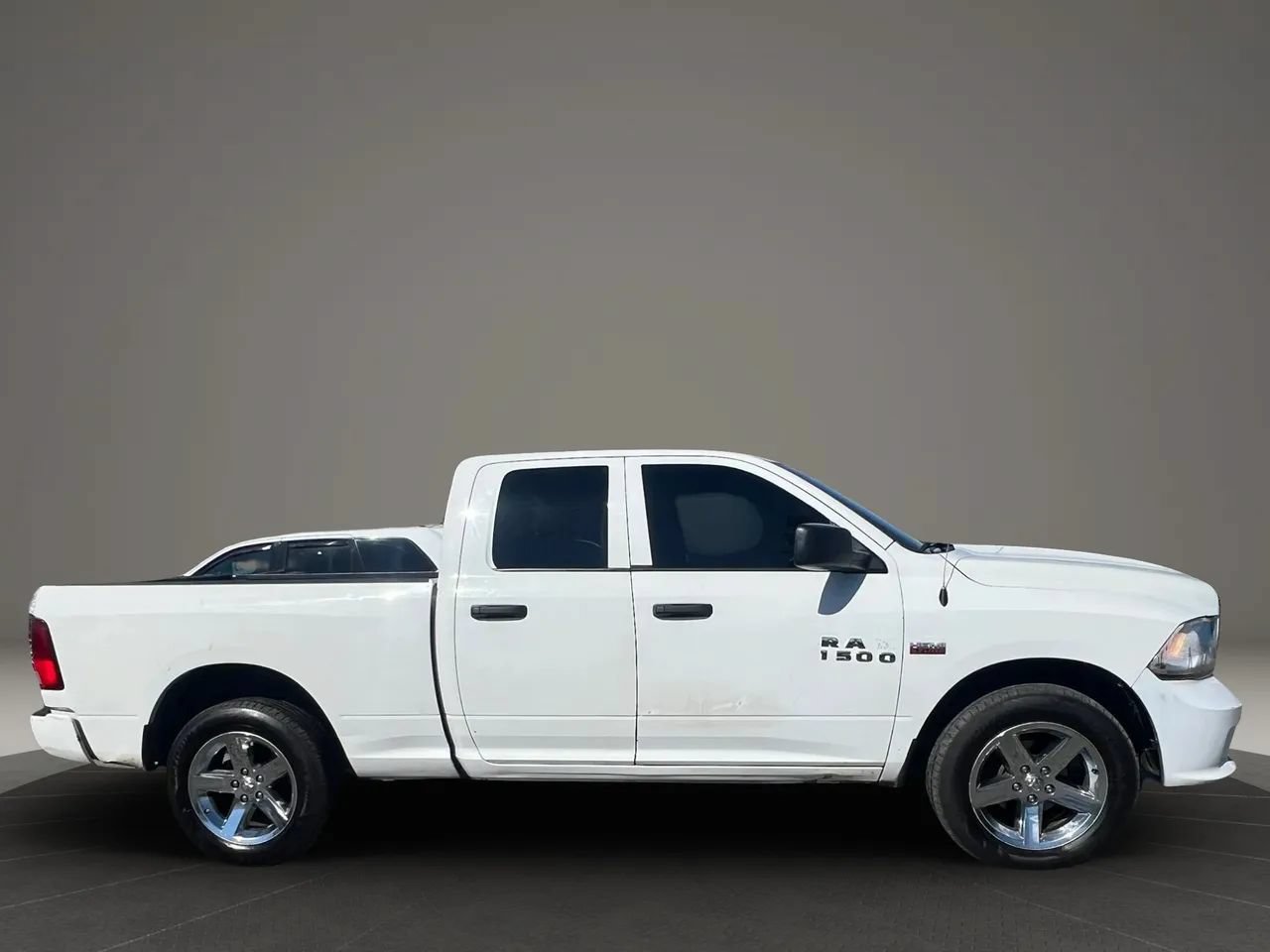 Used 2017 RAM 1500 Express AWD/4WD image 4