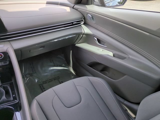 Certified 2023 Hyundai Elantra SEL w/ Convenience Package FWD image 16