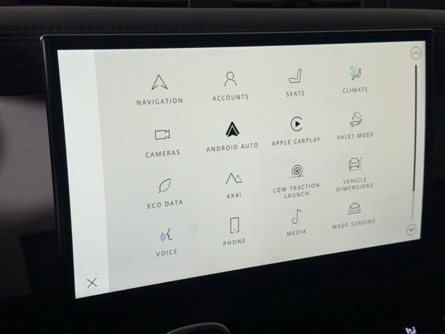 Used 2023 Land Rover Defender 130 X-Dynamic SE image 34