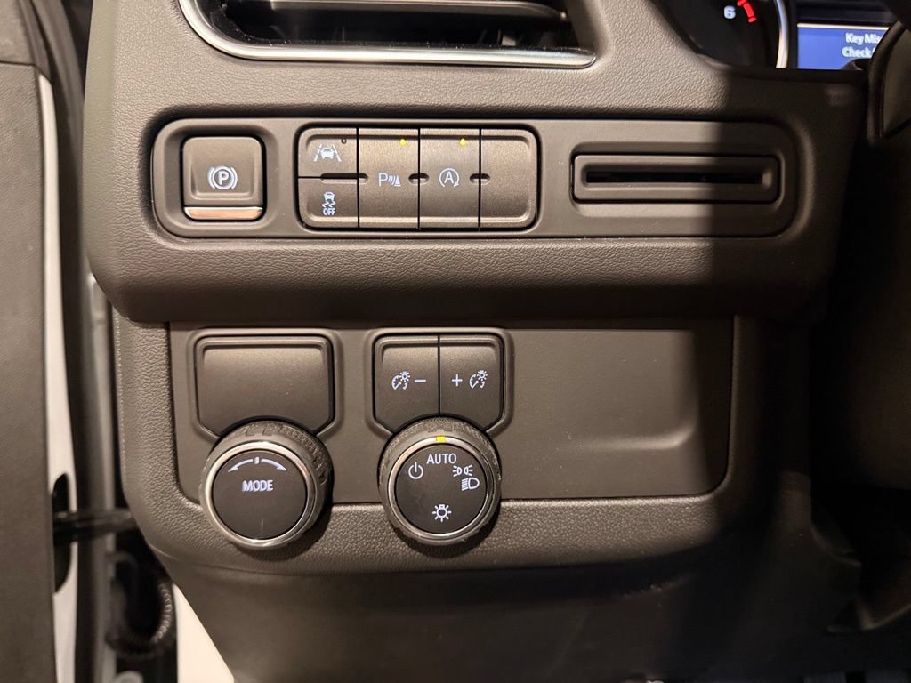 Used 2024 Chevrolet Tahoe LS RWD image 17