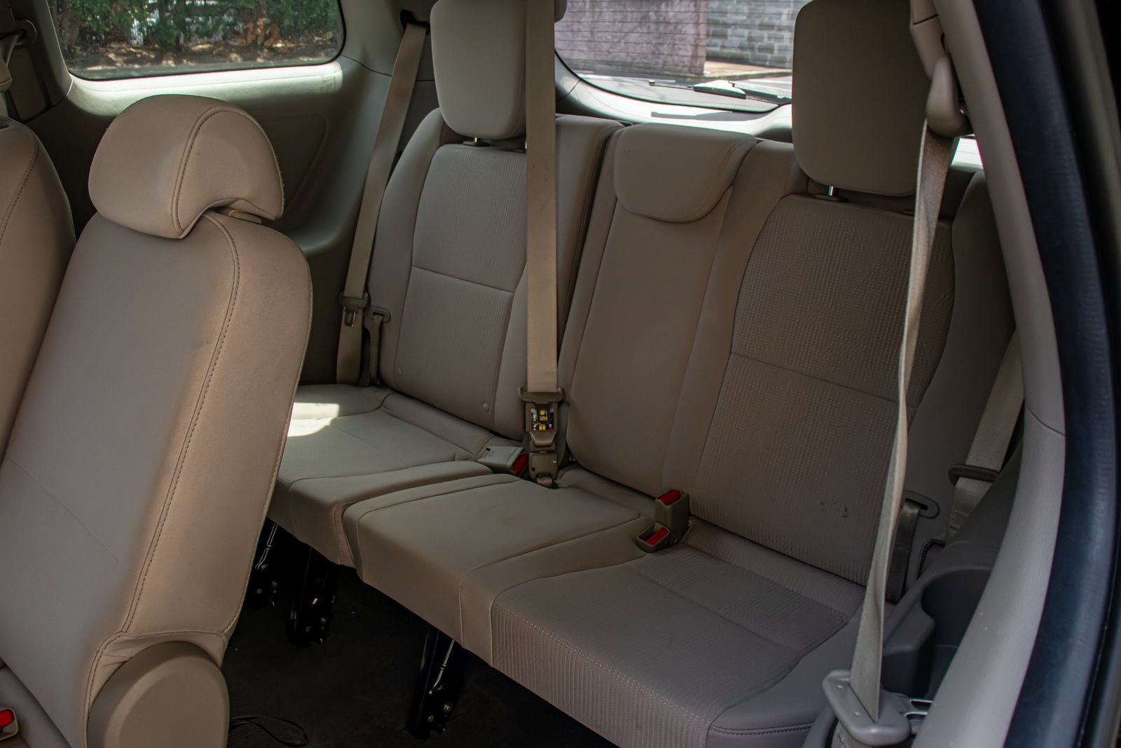 Used 2021 Kia Sedona LX FWD image 15