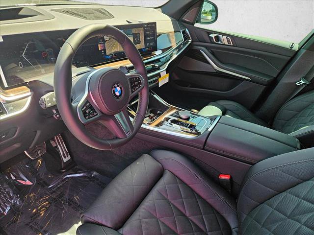 New 2026 BMW X5 xDrive40i w/ M Sport Package AWD/4WD image 3
