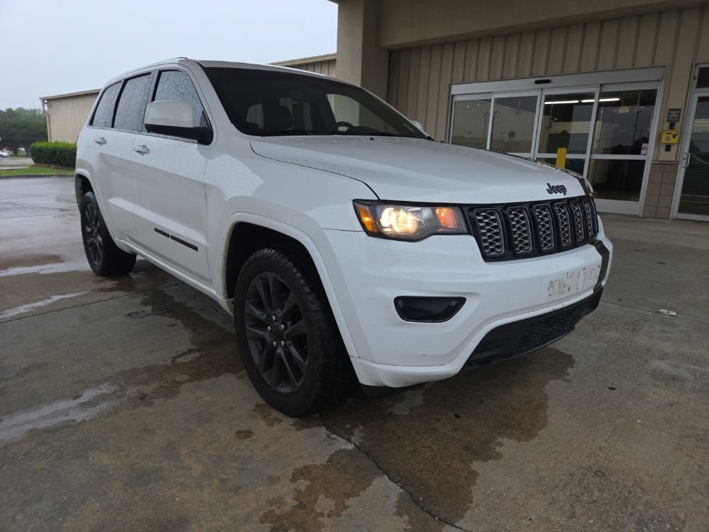 Used 2019 Jeep Grand Cherokee Altitude AWD/4WD image 1