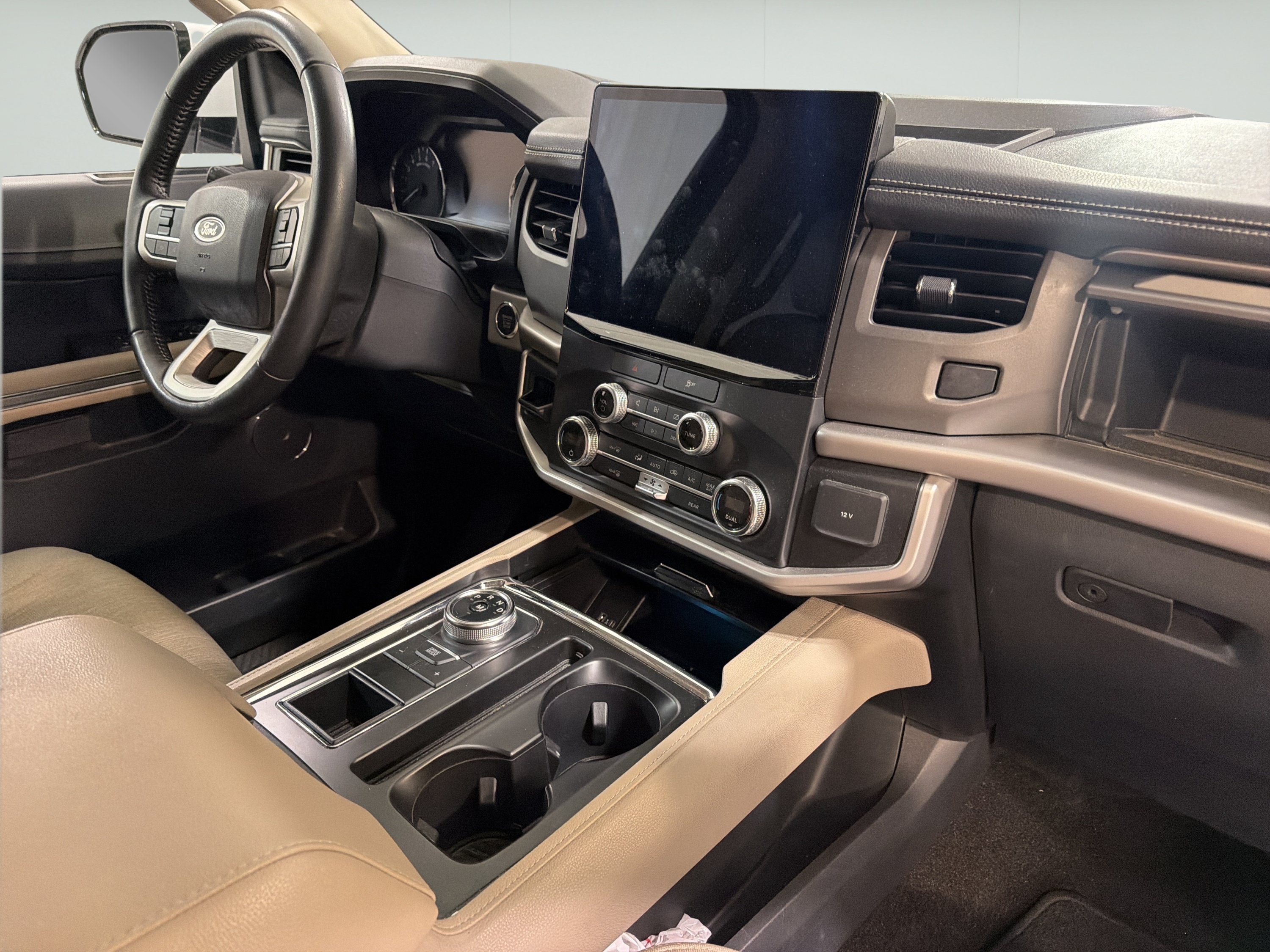 Used 2022 Ford Expedition XLT RWD image 15