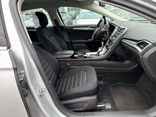 Used 2014 Ford Fusion SE FWD image 9